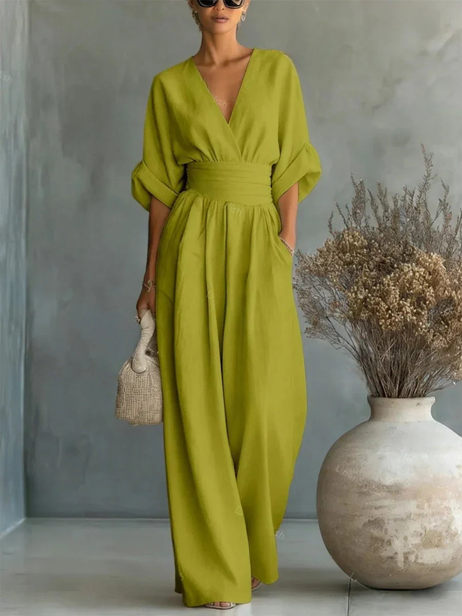 Elegant jumpsuit with V-neck and high waist