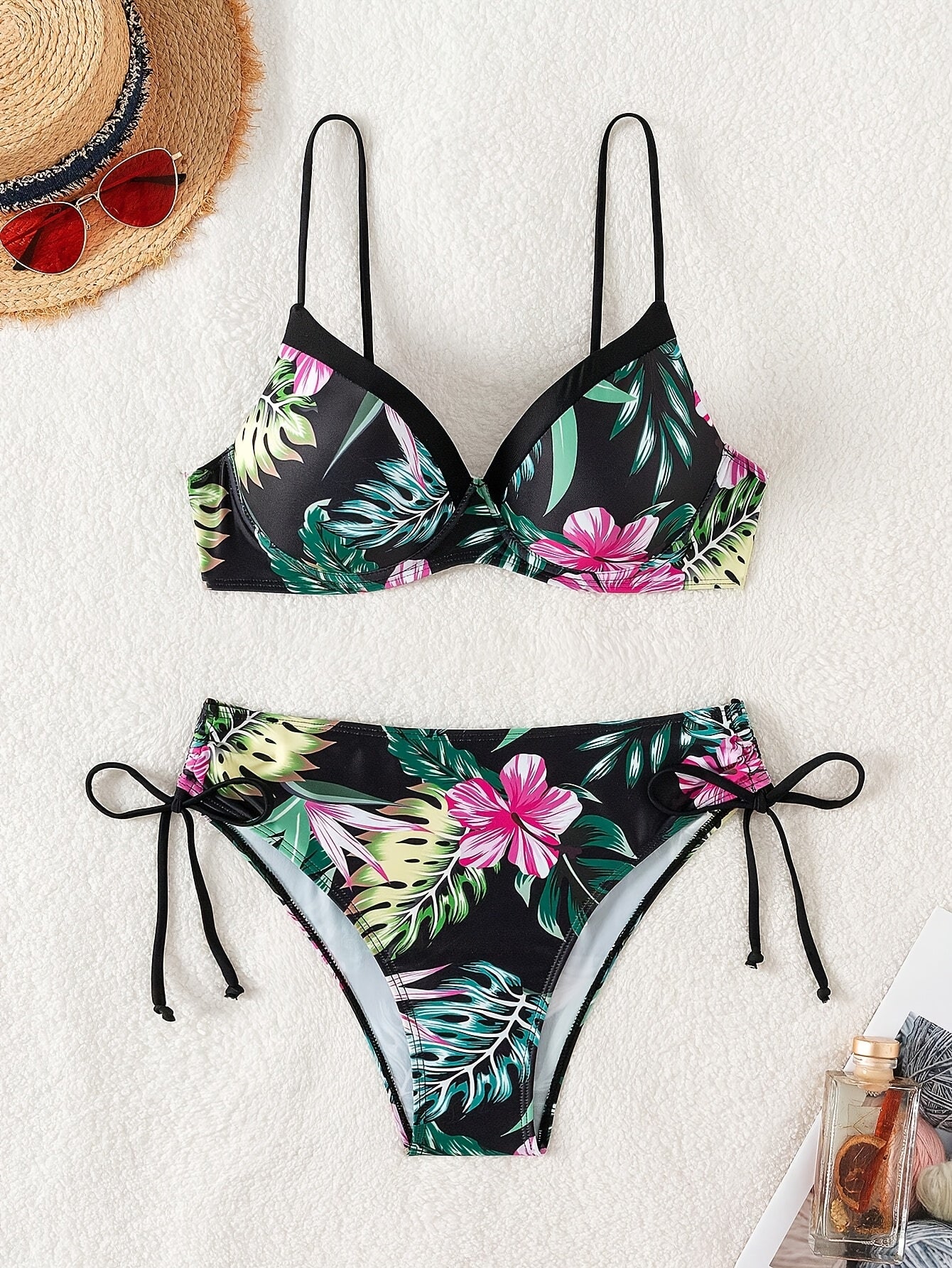 Fiora | Bikini Sculpted with Underwire and Tropical Floral Print for Summer