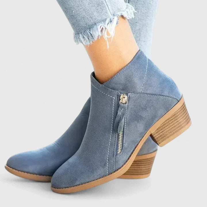 Auryziah | Orthopedic Boots