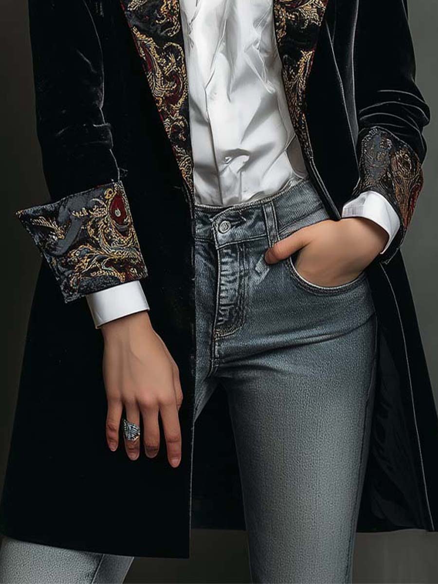 Leontine | Fitted Black Baroque Blazer