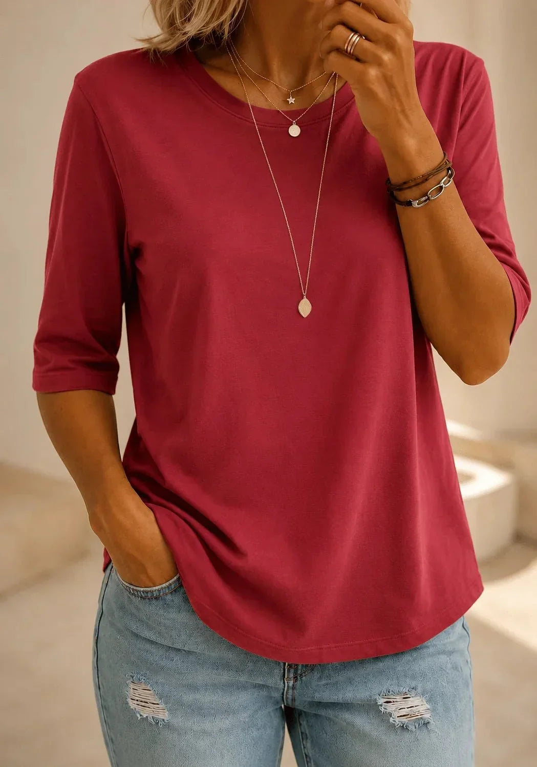 VIVIENNE | ESSENTIAL COMFORT T-SHIRT
