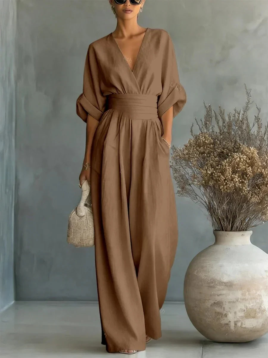 Elegant jumpsuit with V-neck and high waist
