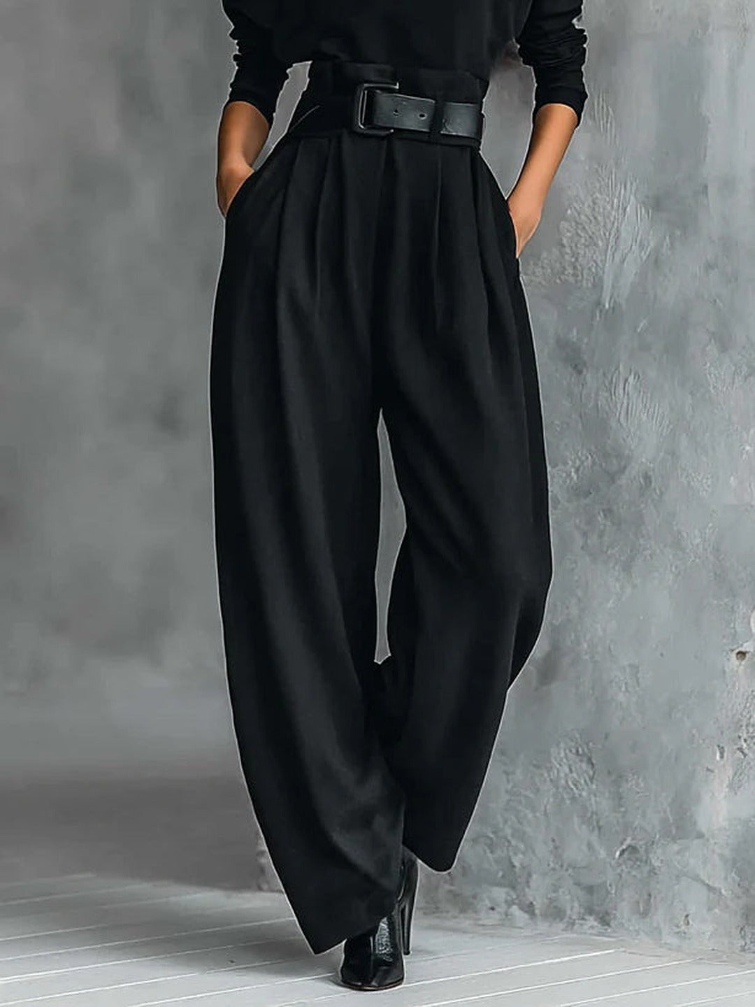 Jolanda | Complete Turtleneck and Pants with Belt, Black